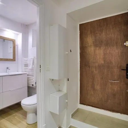 Superb Flat Near The In * Antibes